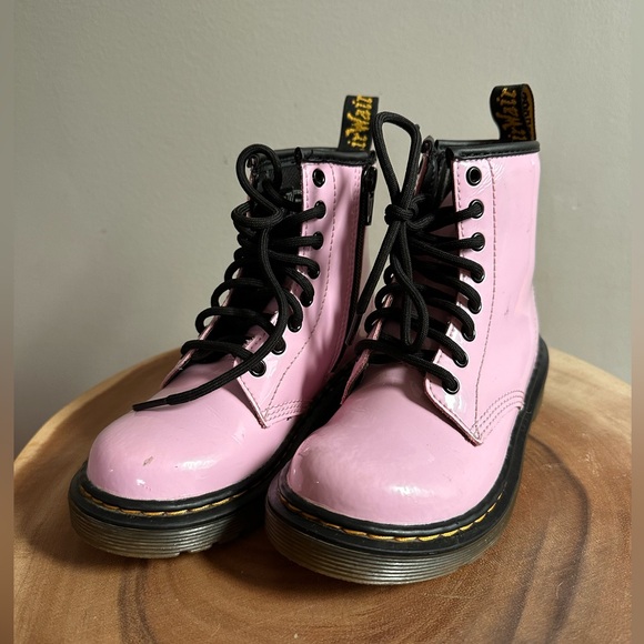 Dr. Martens | Big Kids Boots - Picture 3 of 6